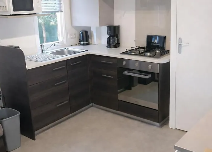 Appartement Le Cocon Des Pins - Mobilhome 6 Pers, Piscine Saint-Jean-de-Monts