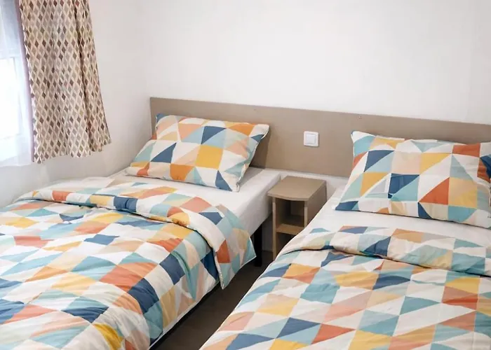 Le Cocon Des Pins - Mobilhome 6 Pers, Piscine Appartement