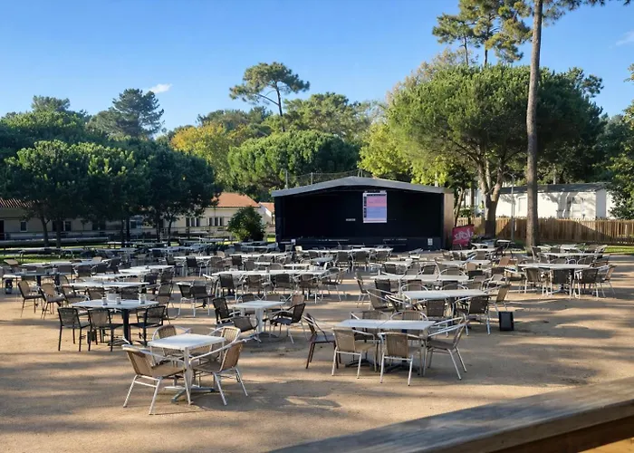 Appartement Le Cocon Des Pins - Mobilhome 6 Pers, Piscine Saint-Jean-de-Monts